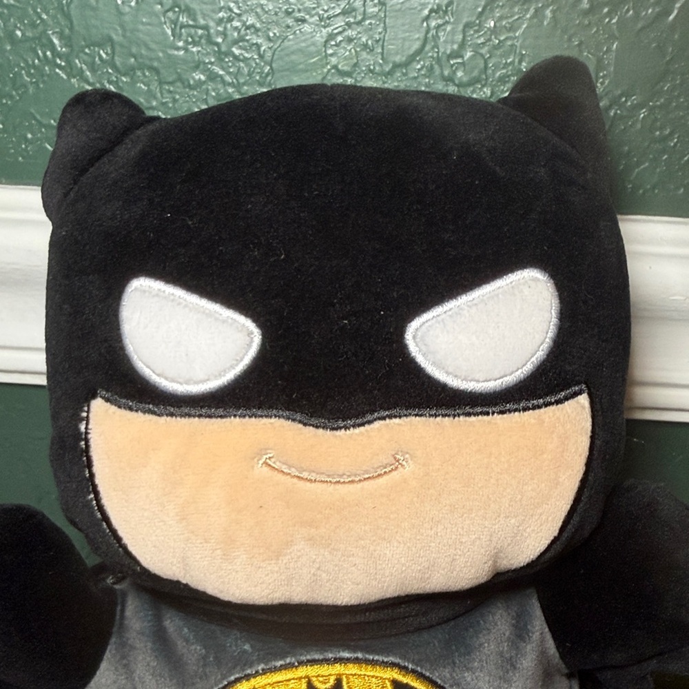 Squishmallows Kelly Toy HugMee Batman DC Comics - Picture 6 of 6